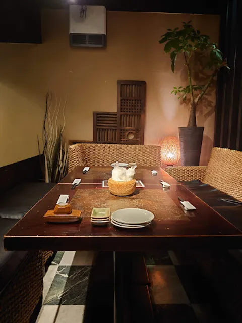 ダイニング藁の火