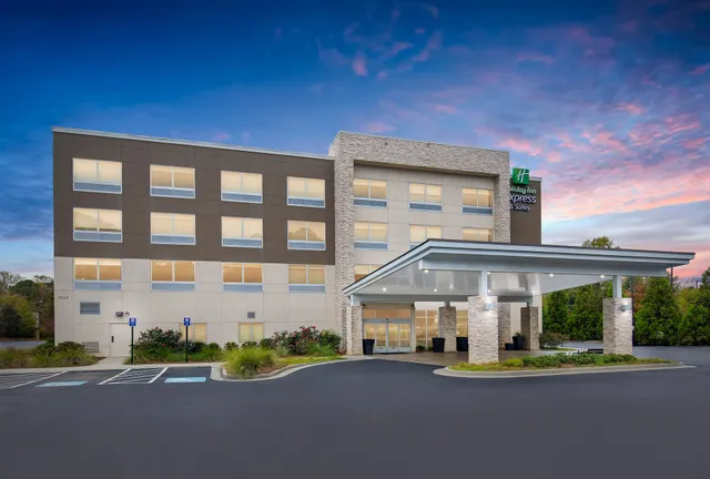 Holiday Inn Express & Suites Carrollton West by IHG