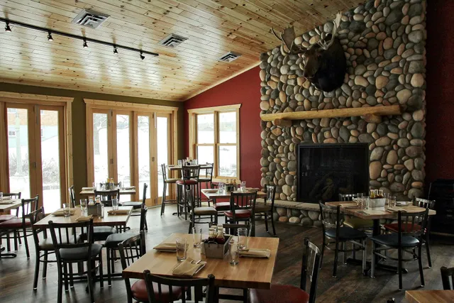 Ray's - BBQ, Brews & Blues