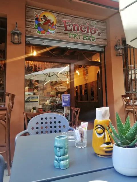Encio's Tiki Bar