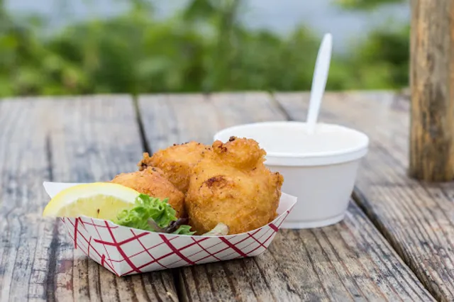 Monahan's Clam Shack by the Cove