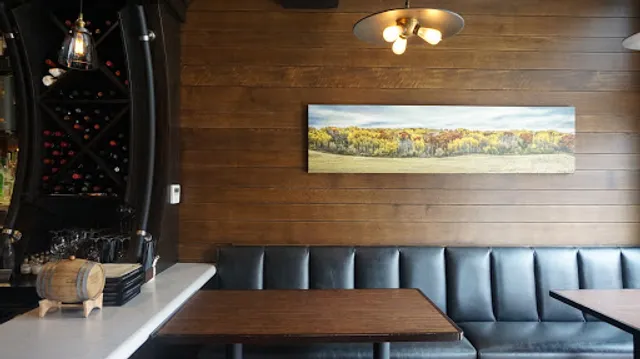 LoLo American Kitchen and Craft Bar