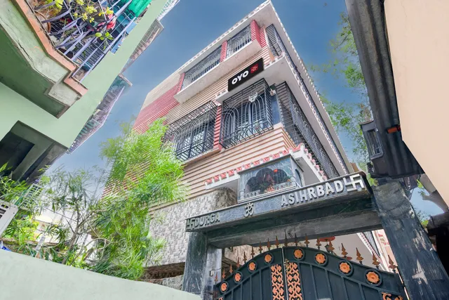 OYO Royal Green Guest House