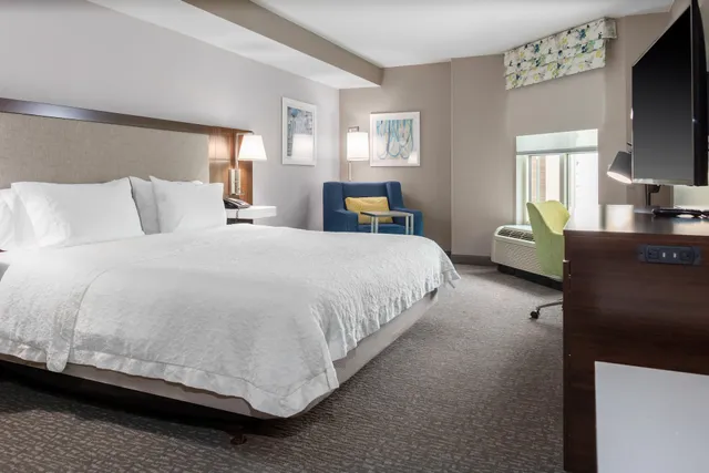 Hampton Inn & Suites Arlington Crystal City DCA