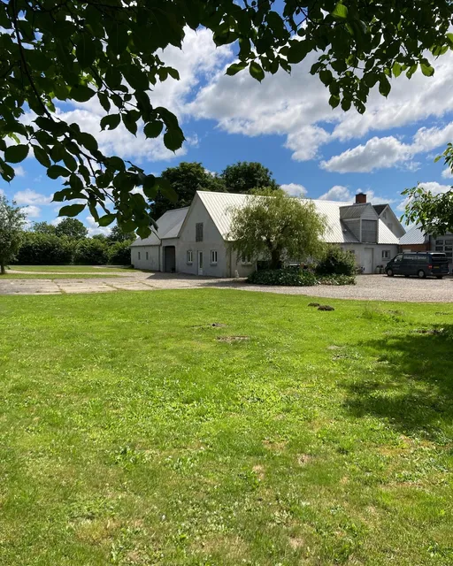 Under Regnbuen, dit fristed på Hærvejen