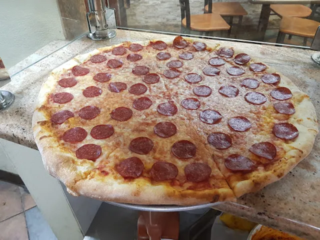 Giovanneli's Pizza & Grill