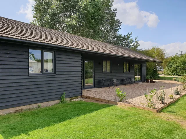 Windy Ridge Camp site, Holiday Cottages, Fishing Lakes and Caravan Storage