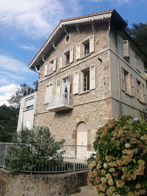 La dolce Vita Ardèche chambres et gites : Réserver en direct au meilleur tarif ! Cliquez sur "site web"