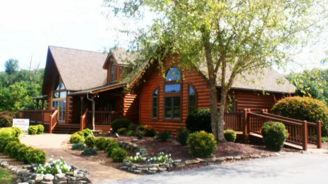 Honest Abe Log Homes: Cookeville Model Home
