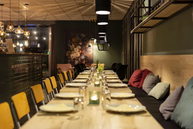 Eetkamer 'Hier is ut'