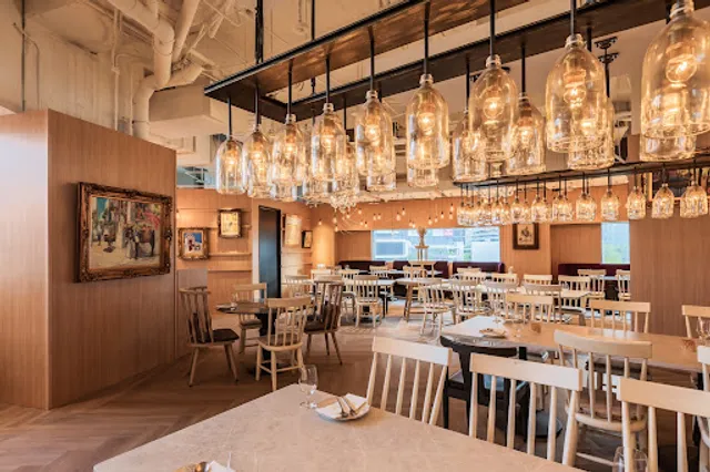 L'IDIOT RESTAURANT CHUNPLACE Store