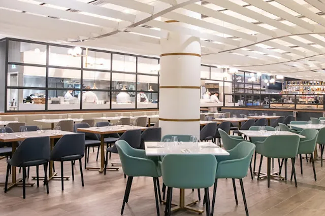 Wolfgang Puck Kitchen & Bar