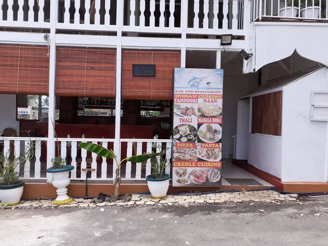 Kingfisher Restaurant & Bar and pizeria