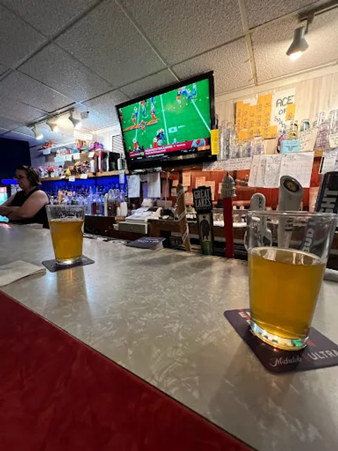 Mikeeee’s Payne's Point Bar & Grill