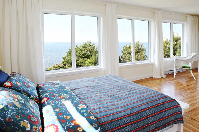 BEARDMANS Art House by the Sea