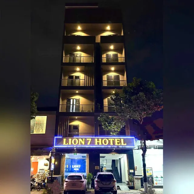 LION 7 HOTEL