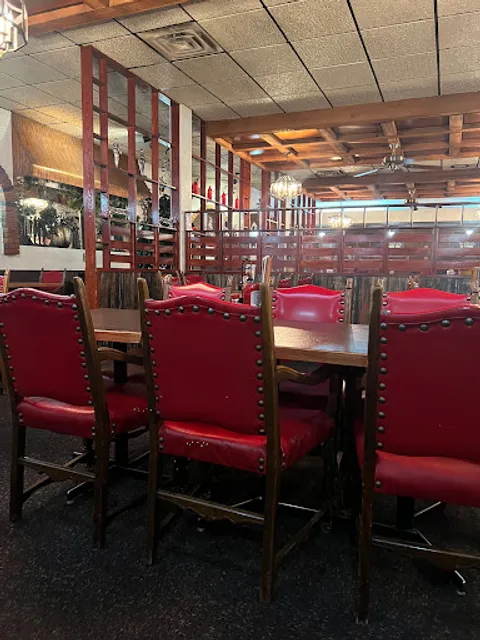 Three Knights Steakhouse & Pizza