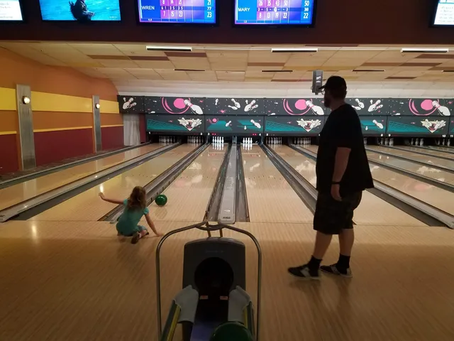 Thunder Alley XL & Big Thunder Mini Golf