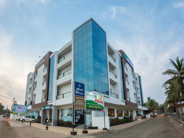 Hotel Somisetty Landmark Konaseema