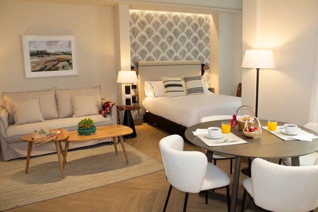 Puerta de la Ribera Suites