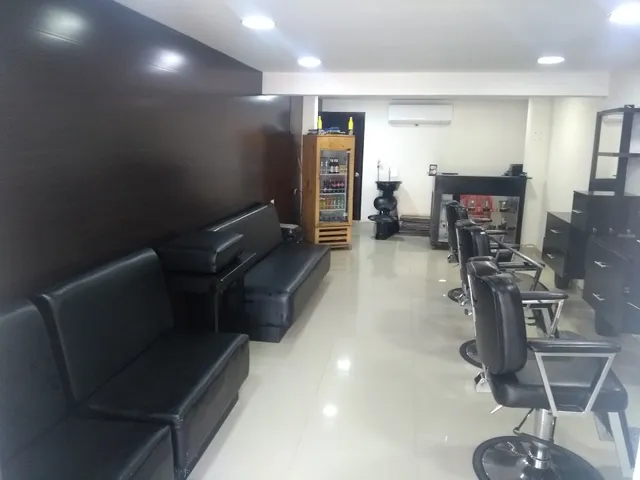 Status Barber's Club