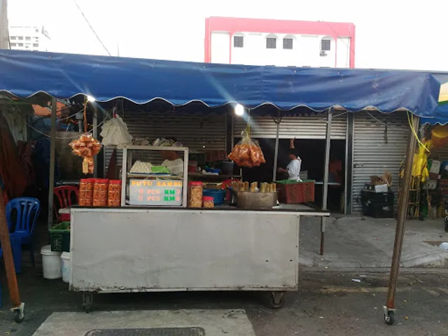 Putu Bambu Raja Alang