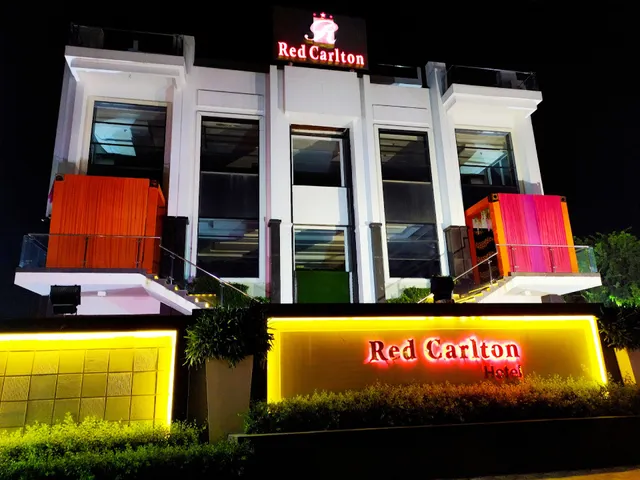 RED CARLTON HOTEL & BANQUET
