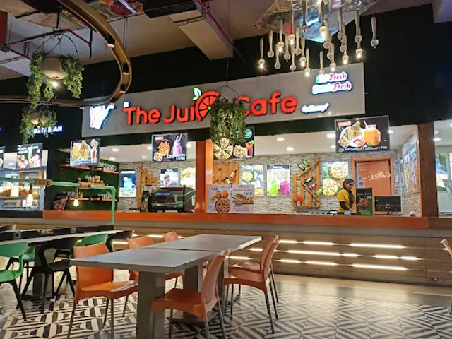 The juice cafe