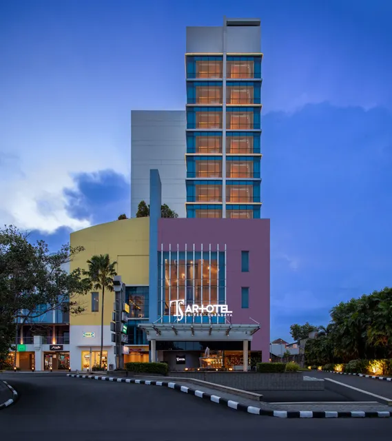 ARTOTEL TS Suites Surabaya