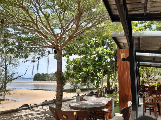 Bang Pae Seafood Restaurant