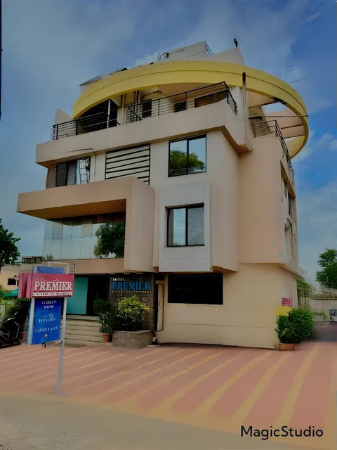 Hotel Premier - Hotel in Saket Society