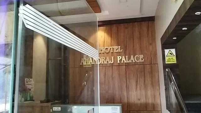 Hotel Anandraj Palace