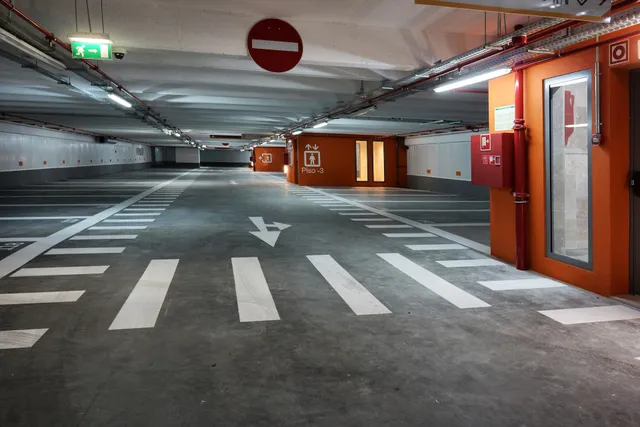 Parking Mercado da Ribeira - Cais do Sodré