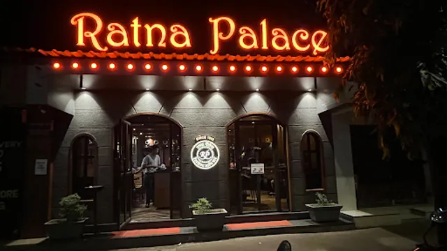 Ratna Palace