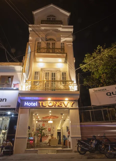 Khách sạn Tường Vy