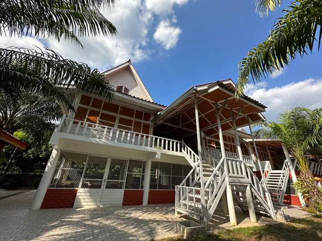 Golden Sword with Boat (แพดาบทอง)