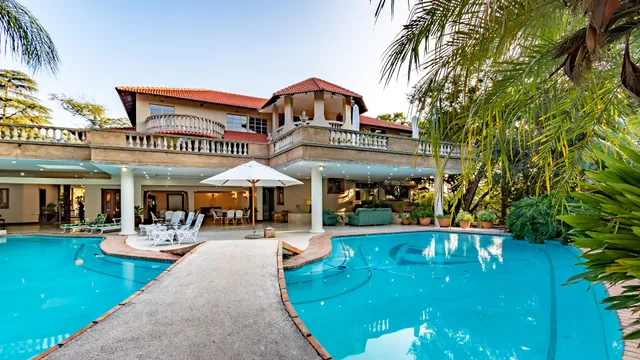 Christie's at 32 on Russell Guest House