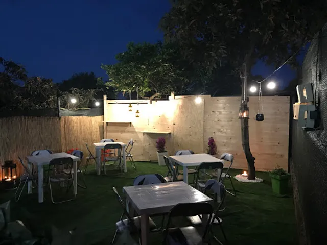 NONNA BURMELA HAMBURGHERIA DESY WHITE