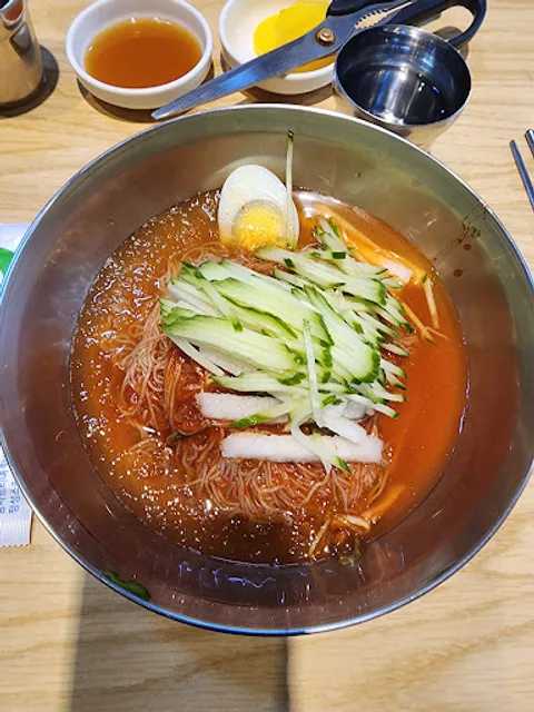 Gijang Son Kalguksu