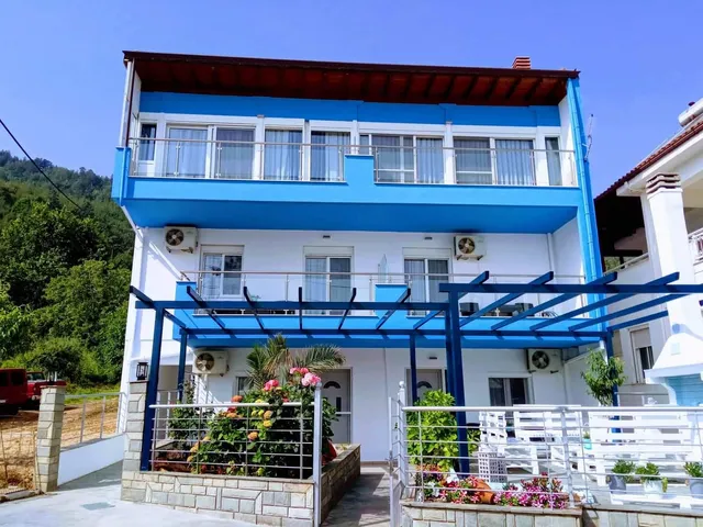 Celeste Deluxe Apartments