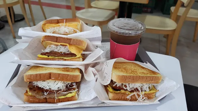 Isaac Toast & Coffee @Hongdae