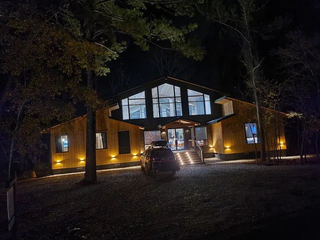 Walkin' After Midnight Cabin