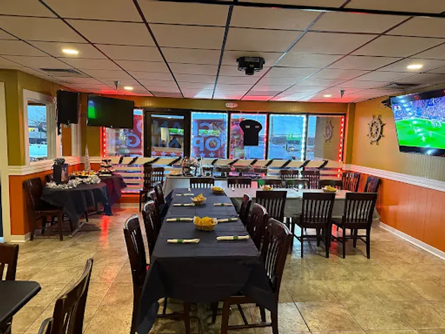 El Viajero Restaurant, Salvadoran Kitchen