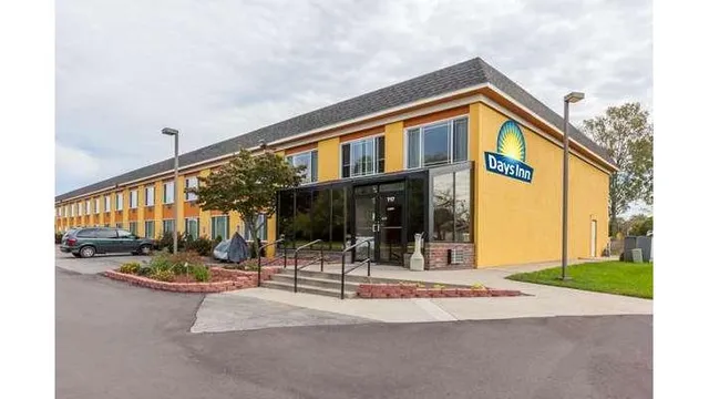 Days Inn by Wyndham Holland