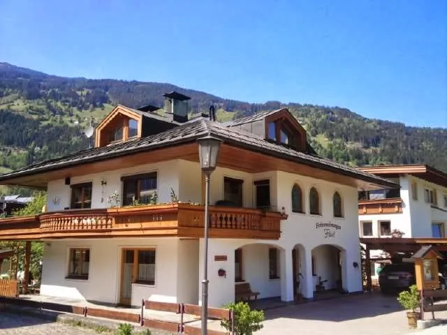 Ferienwohnungen Flörl