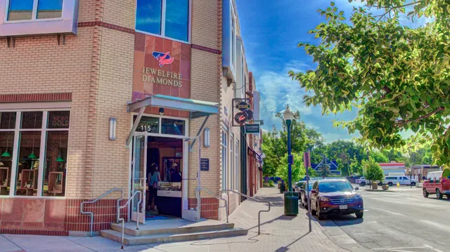 Jewelfire Diamonds Olde Town