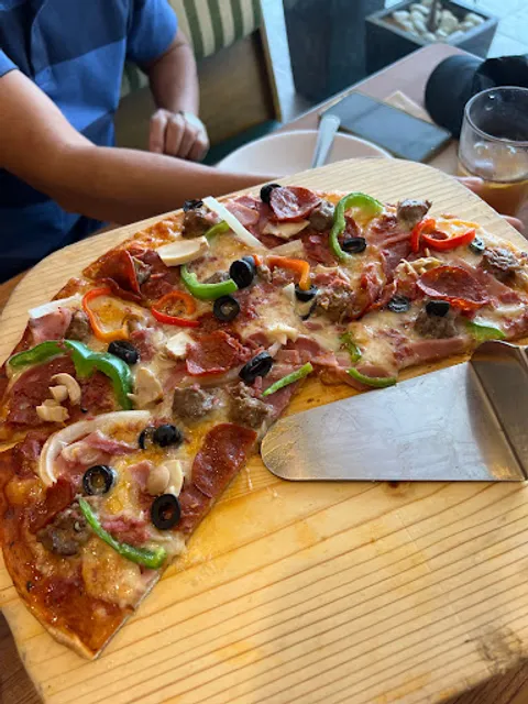 Shakey's (Pearl Drive)