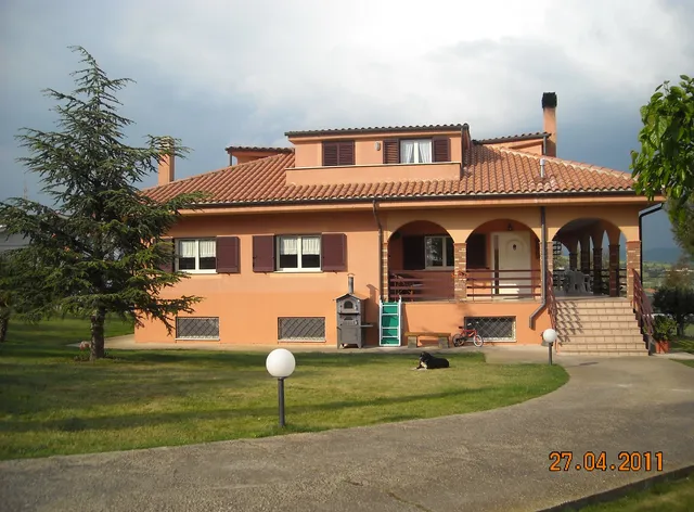 B & B The Fox and the Grapes