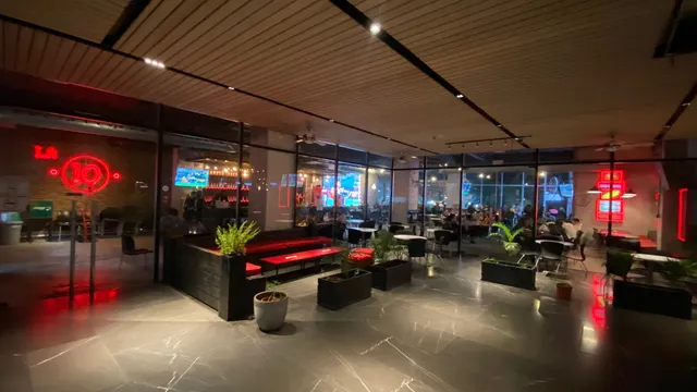 La 10 - Costa Del Este