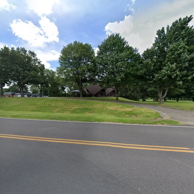 3 Roses Wine Cellars